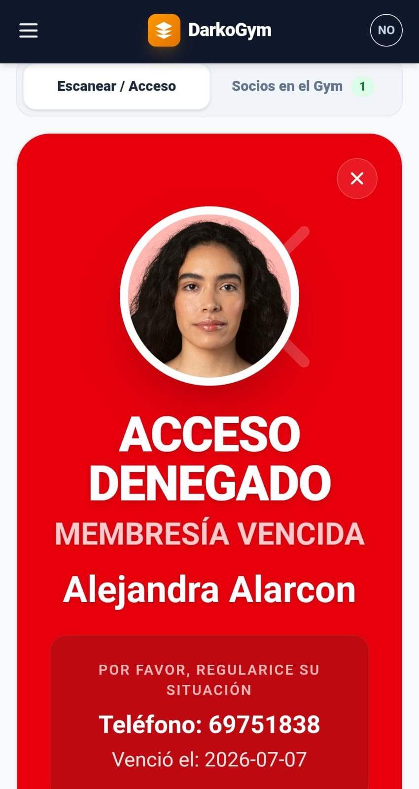 Log de ingresos en tiempo real conectado al lector RFID físico
